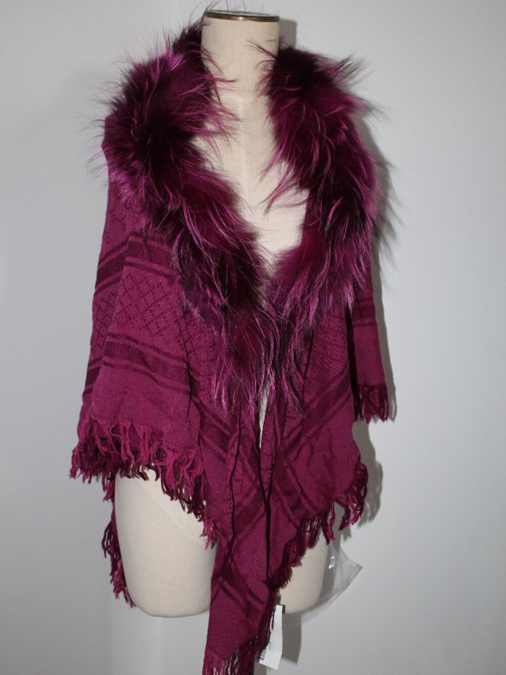 GUCCI Jacquard GG Wool Silk Fox Fur Trim Scarf Unisex Fringe Trim Stole Wrap
